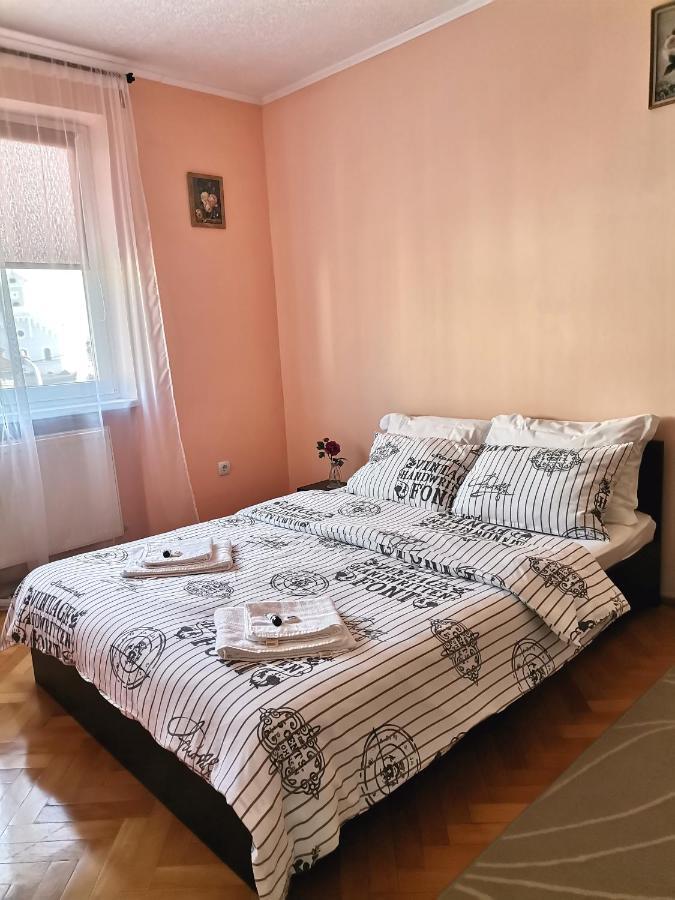 Appartamento Apartament Giulia Făgăraş Esterno foto
